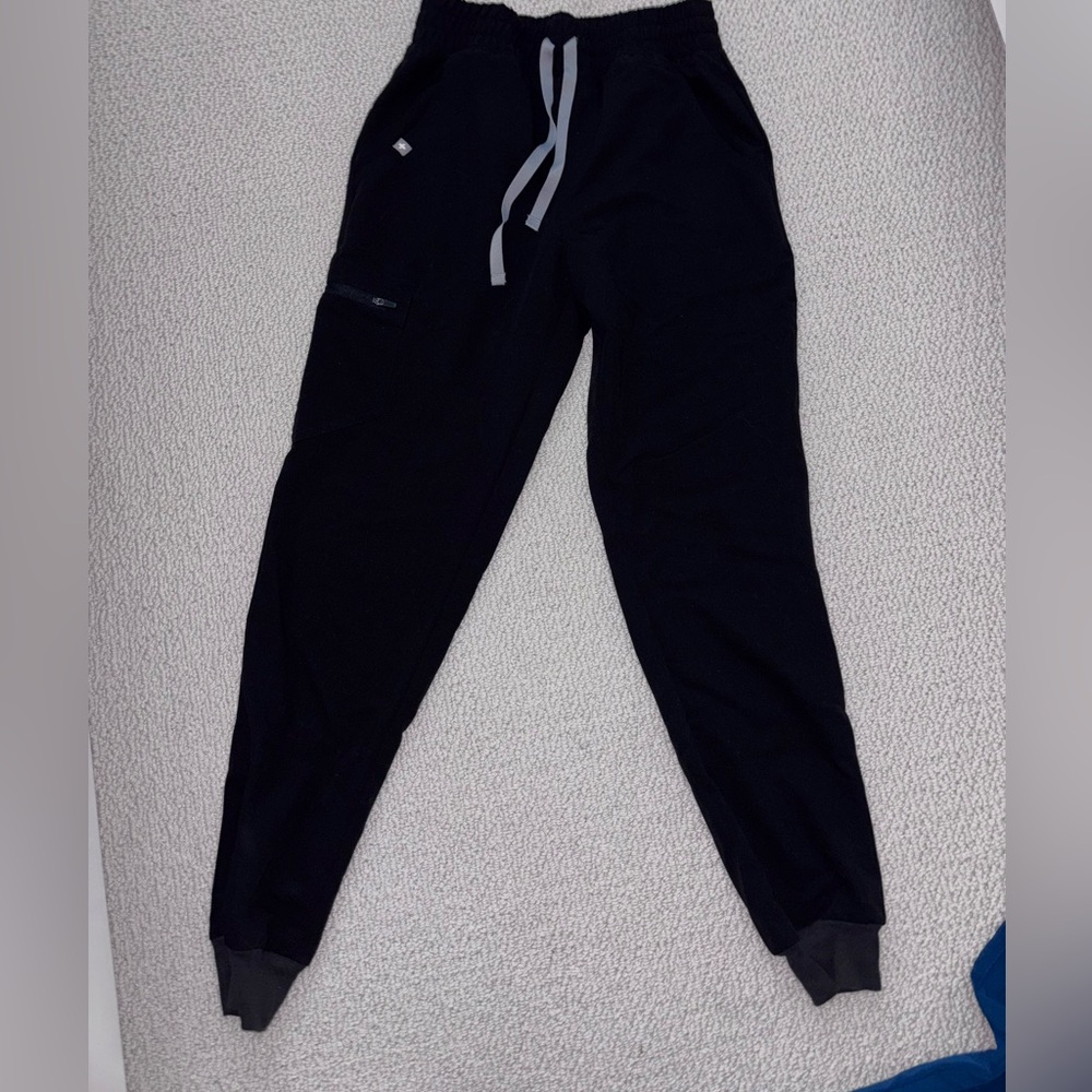 Figs scrubs